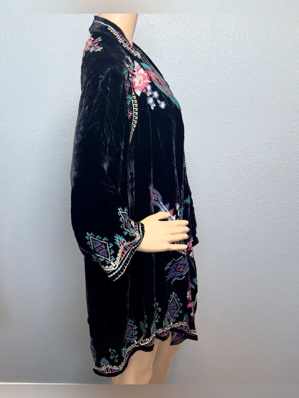 JOHNNY WAS Aveza Black Velvet Embroidered Kimono Jacket Plus Size 2X - Picture 8 of 11